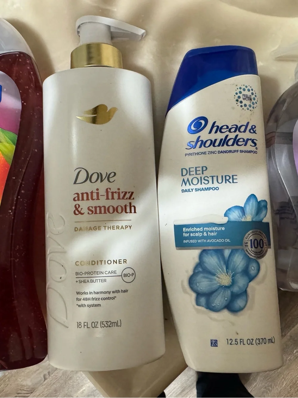 Dove Anti-Frizz & Smooth Conditioner – White